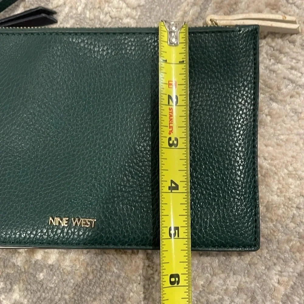 Nine West 3 Tri Pocket Zip Wristlet Blue White Green, Like New! 8.25 x 5.25 - Picture 11 of 11